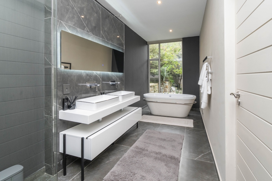 3 Bedroom Property for Sale in Bakoven Western Cape